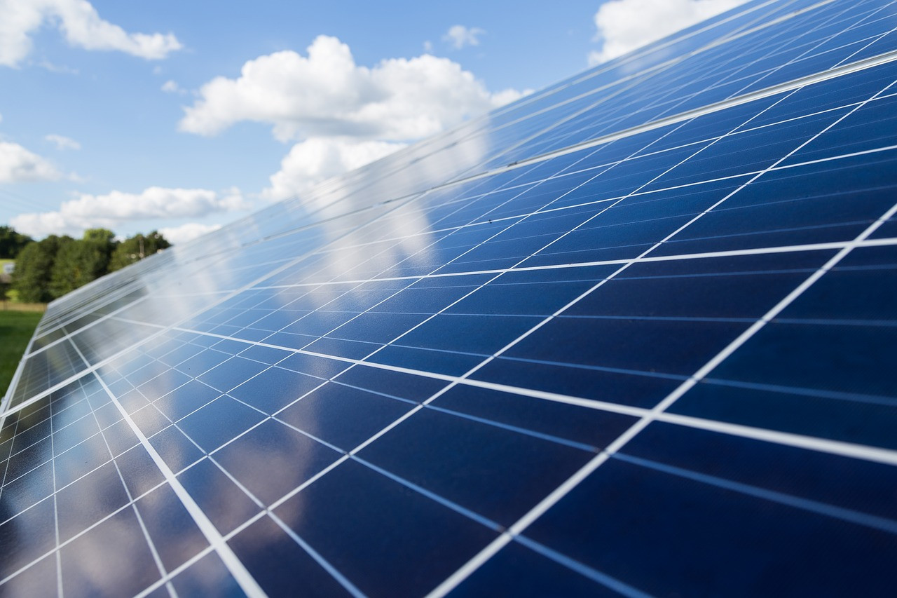 Krovni solarni paneli zadovoljili rekordnih 48% potražnje za električnom energijom